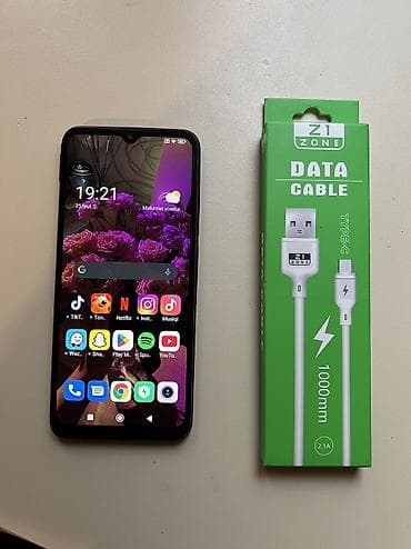 Техника и электроника: Poco C40, 64 ГБ, цвет - Черный — 2
