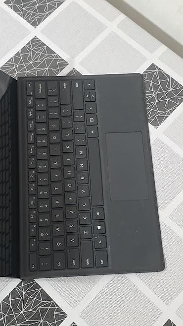 planşet almaq: Microsoft Surface Pro 5 Ekranı ideal vəziyyətdədir, heç bir cızığı — 4