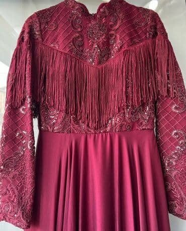 вечерние платья на новый год: Вечернее платье, Макси, S — 1