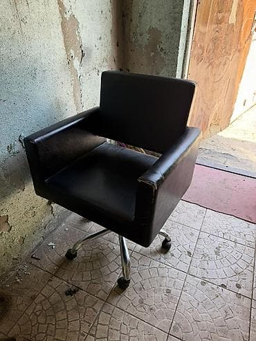 Qara dəri salon kreslosu — 2