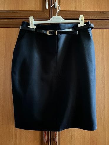 dest geyimlər: Qadın ofis dəsti – 4 parçadan ibarət 1) Qara teksturalı jaket (adL — 4