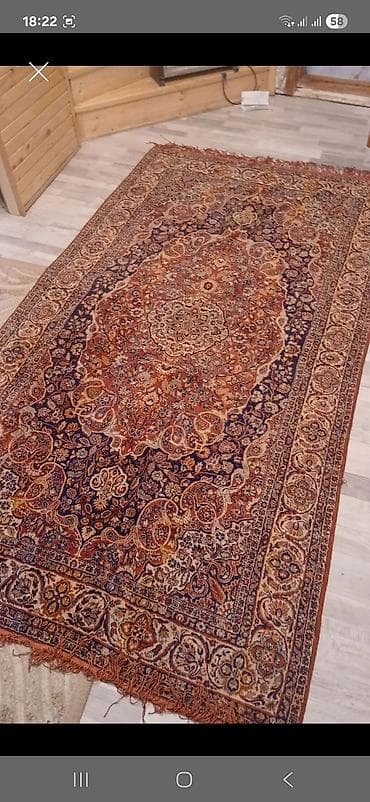 Xalça – Şərq üslublu, klassik naxışlı - Növ: əl işi xalça (klassik