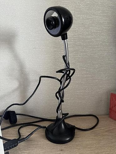 USB veb-kamera - Masaüstü üçün sabit dayaq və çevik “gooseneck”