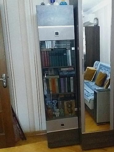 kitab şkafı: Şüşə vitrinli kitab şkafı - Dizayn: şaquli, dar ölçülü modul; ön — 1