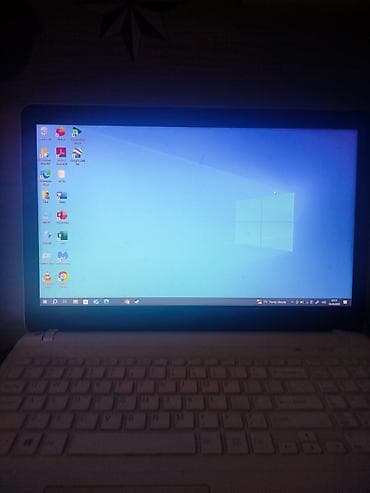 Yeni Sony, 15.6 ", Intel Core i5, 1 TB, Ünvandan götürmə