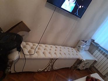 puflar: Klassik üslubda yataq otağı dəsti - Çarpayı: Yumşaq kapitone başlıq — 2