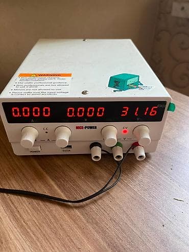 Masaüstü kompüterlər və komponentlər: 30V 10A laboratoriya tipli tənzimlənən qida bloku - Brend/model — 1
