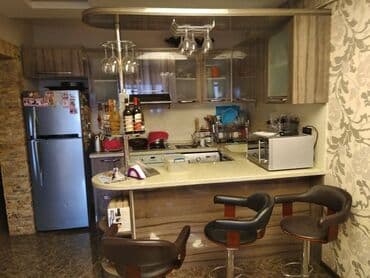 bakı gunluk evler: Sabunçu rayonu,Razin Akkordda,3 otaqlıdan 4 otaqlıya düzəldilmiş,tam — 3