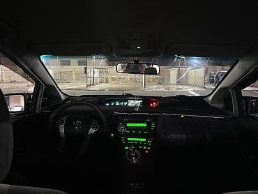 masin tekeri: Toyota Prius: 1.8 l | 2010 il Sedan — 4