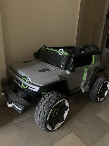 partalar: Uşaq üçün elektrikli maşın – off-road SUV stili - Rəng: boz/qarışıq — 2