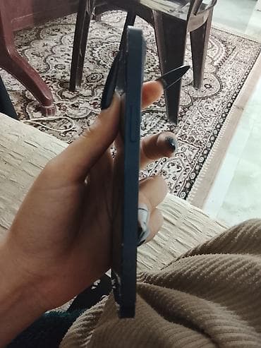iphon xr: IPhone 13, Midnight — 2