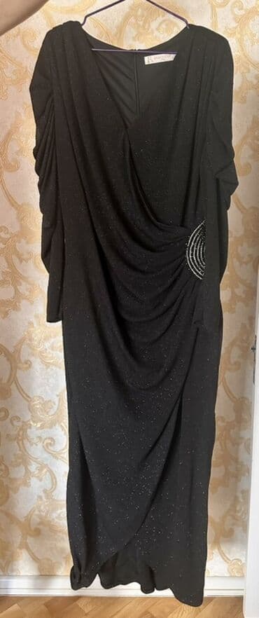 Jiletlər: Bir dəfə toya geyinilib, 370 manata Elay butikdən alınıb, 150 manata — 2