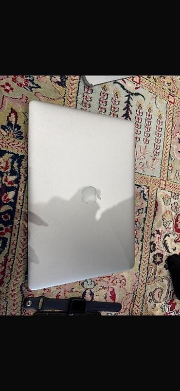 televizor 109 cm: Apple MacBook noutbuk - Korpus: gümüş rəngli alüminium unibody, geniş — 2