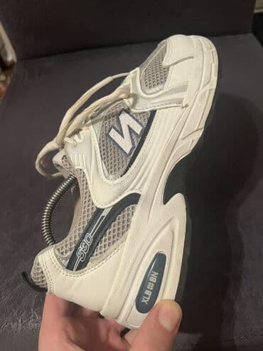 белые новые кеды: Model: 530 tipli idman ayaqqabısı Rəng: ağ/boz (tünd lacivərt — 2