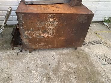 Metaldan hazırlanmış odun peci cox qalin demiri var super veziyyetde