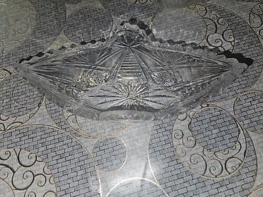 Şüşə qablar dəsti - Material: Xrustal salat qabı və meyvə qabı kimi