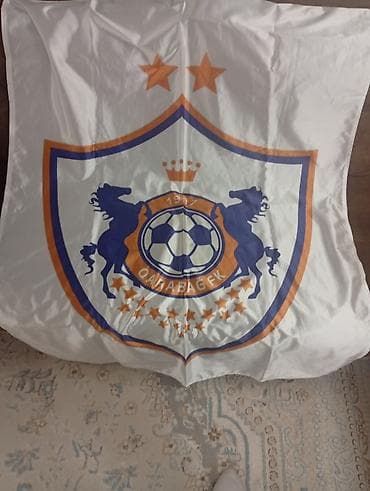 bayraq tort: Qarabağ FK bayrağı İşlənməyib və satılır - Rəsmi loqolu dizayn — 2