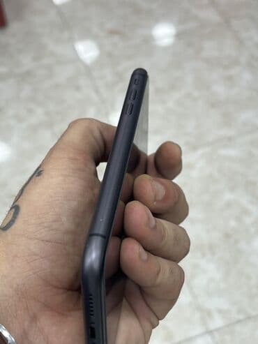 iphone 10 x: IPhone 11, 64 GB, Qara, Face ID — 4