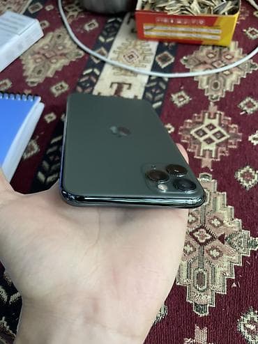 macbook pro 17: IPhone 11 Pro Max, 64 GB, Space Gray, Barmaq izi, Simsiz şarj, Face ID — 2
