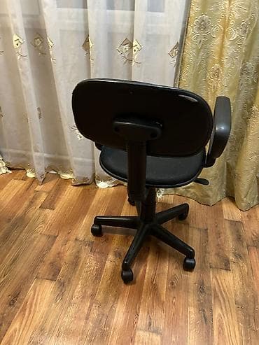 Ofis oturacaqları: Ofis/kreslo tipli iş stulu - Rəng: qara - Material: parça oturacaq və — 1