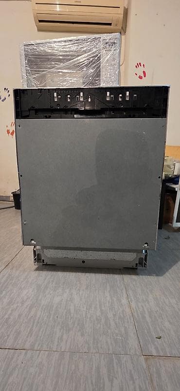 Quraşdırılan qab‑yuyan maşın (tam inteqrasiya olunan model)