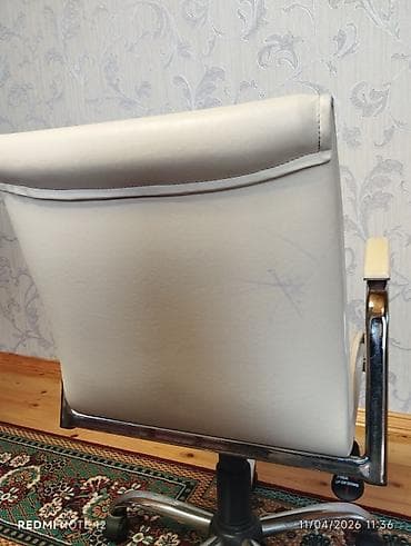 sumqayıt mebel: İşlənmiş, Təkərli, Qolları tənzimlənmir, Süni dəri — 4