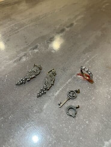 firuzə qaşlı uzuklər: Gümüş zinət əşyaları – 4parça. Təmiz gümüşdür Hamısını birlikdə 130 — 2