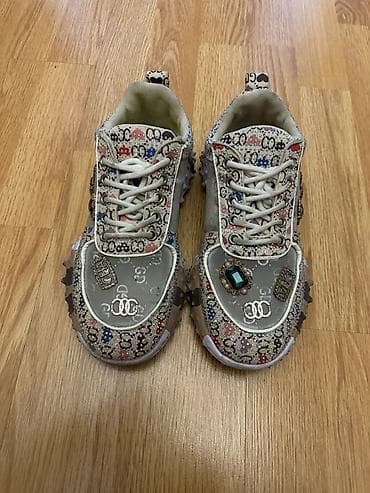 Krasovkalar gucci hər biri 20 azn çox baha alinib lalafo.az -da Krasovkalar gucci hər biri 20 azn çox baha alinib