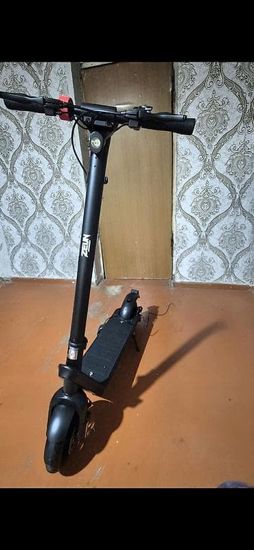 Yeni Elektrik samokat 10", 751 - 1000 Vt, 36 - 45 km/s, Ünvandan götürmə