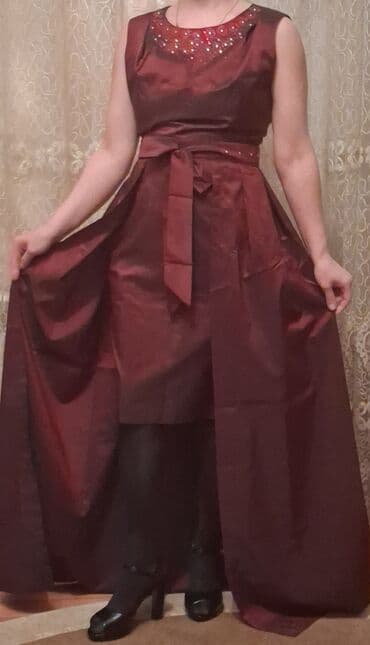 Qadın paltarları dəsti 1) Bordo rəngli, mərasim üçün uzun paltar -