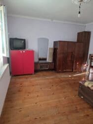 тап аз недвижимость: Yeni Sarayda 1 otaqli ev kiraye verilir.Her bir weraiti var.Aileye — 5