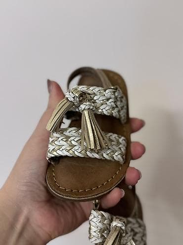 детские босоножки с закрытой пяткой: Цвет - Бежевый Босоножки, Размер: 20, Для девочек — 1