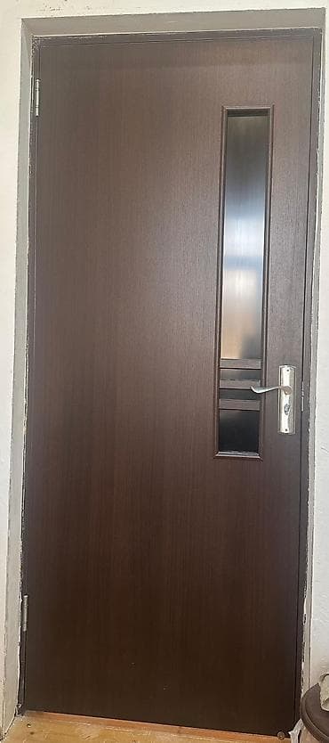 taxta odun: 3 ededdi.Mebel iç qapısı – tünd qəhvəyi rəng, şüşə pəncərəli dizayn - — 1