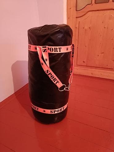 Boks üçün asılqan zərbə kisəsi - Material: qara rəngli süni dəri
