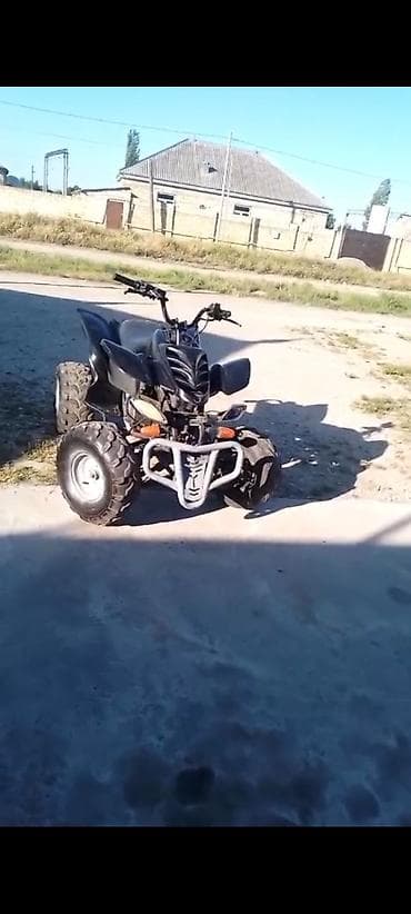 ATV kvadrosikl – qara rəng, 4 təkərli, off-road üçün tam işlək