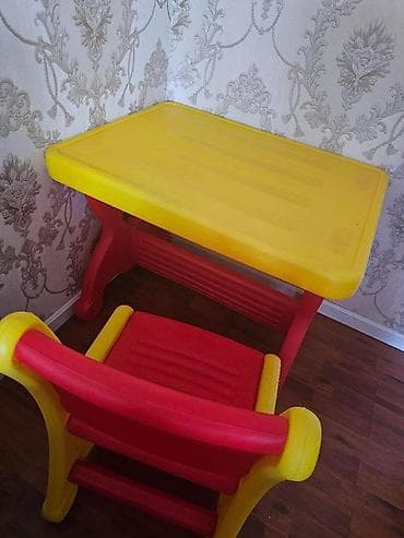 Uşag masası stulla birlikdə, qiriğı,sınığı yoxdur. Çox az istifadə lalafo.az -da Uşag masası stulla birlikdə, qiriğı,sınığı yoxdur. Çox az istifadə