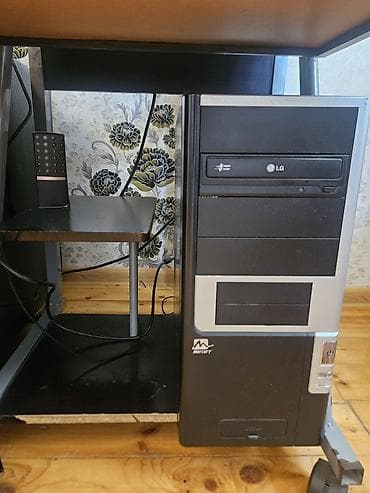 msi 17.3" gl75: Stolüstü kompüter komplekti Stolla birgə verilir Tərkibi: - Sistem — 3