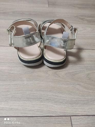 Qız uşaqları üçün sandal - Rəng: metalik gümüşü üst hissə, açıq bej — 3