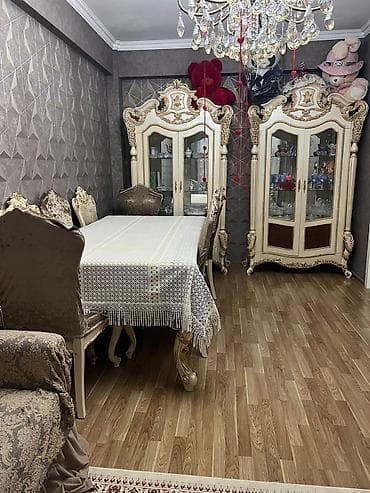 pvc qapi: Klassik üslubda yemək otağı mebeli dəsti Tərkibi: - 1 böyük yemək — 3
