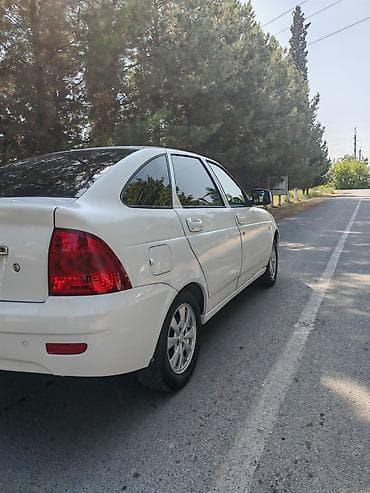 luaz satilir: VAZ (LADA) Priora: 1.6 l | 2013 il 210000 km Sedan — 5