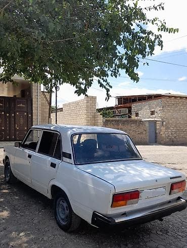 vaz 2107 abilsofka: Salam kreditlede satilir 1100ilkin 10ay 300manat. Mator most yaxsi — 5