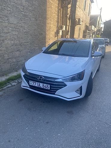 elantra duman: Hyundai Elantra sedan – ağ rəng, son nəsil (facelift) dizayn. Texniki — 2