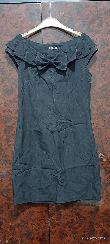 hicablı geyimlər: Bütün geyimler 5 manatdir. Hamisi kiçik ölçülərdi. 12-13-14 taş — 5