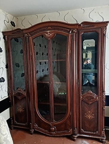 Stend vitrinləri: Şüşəli dolab vitrini — 4