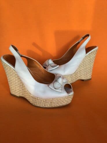 qoyun dərisindən ev üçün qadın şap şapları: Ölçü: 36, rəng - Ağ, İşlənmiş — 2