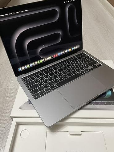 Apple MacBook Pro 13"inch 8/256 (Silver)– M2 çipi ilə 95% pil ideal