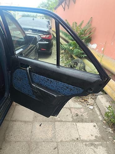 Ehtiyat hissələri: Mercedes-Benz 190E, 1992 il, İşlənmiş — 4