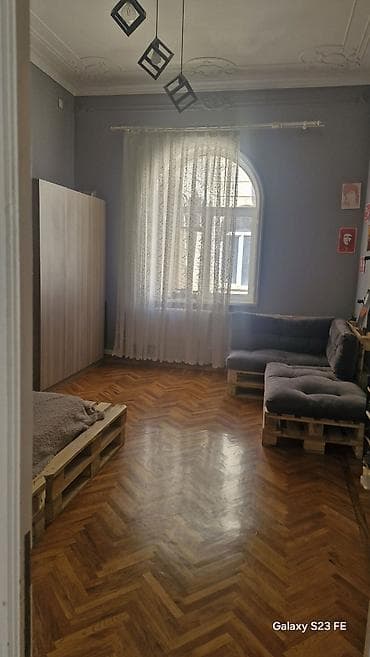 kiridit: Obyekt: Şəhər daxili sakit küçədə yerləşən çoxmərtəbəli fərdi yaşayış — 8