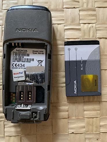 sadə telefon zəngləri: Nokia < 2 GB Memory Capacity, rəng - Qara, Düyməli — 3