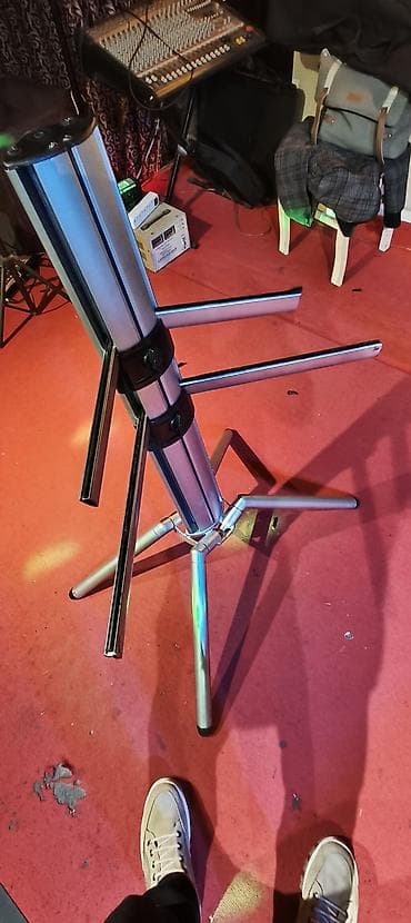 Sintezator ayaqlığı
Qoşa
Təzə kimidir